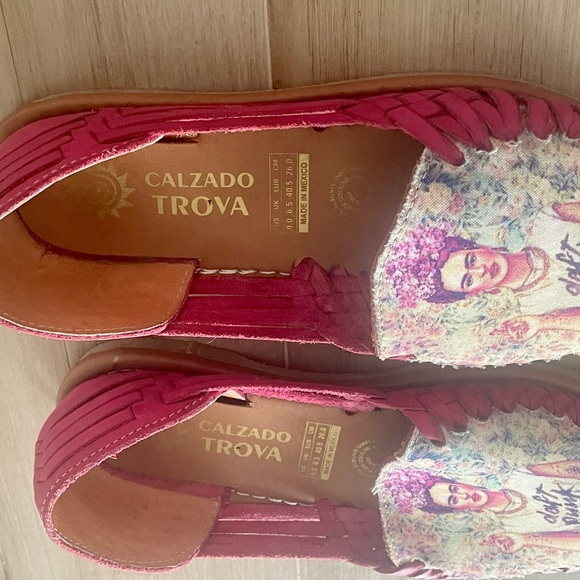 VTG Huaraches Pink Frida Kahlo/Daft Punk - Picture 7 of 8